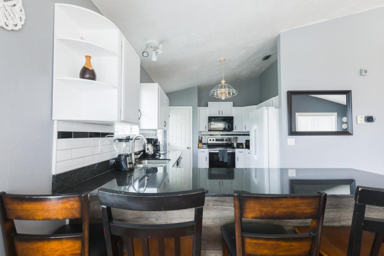 Five Bedroom Home In The Heart Of St Aug Beach Saint Augustine Eksteriør billede