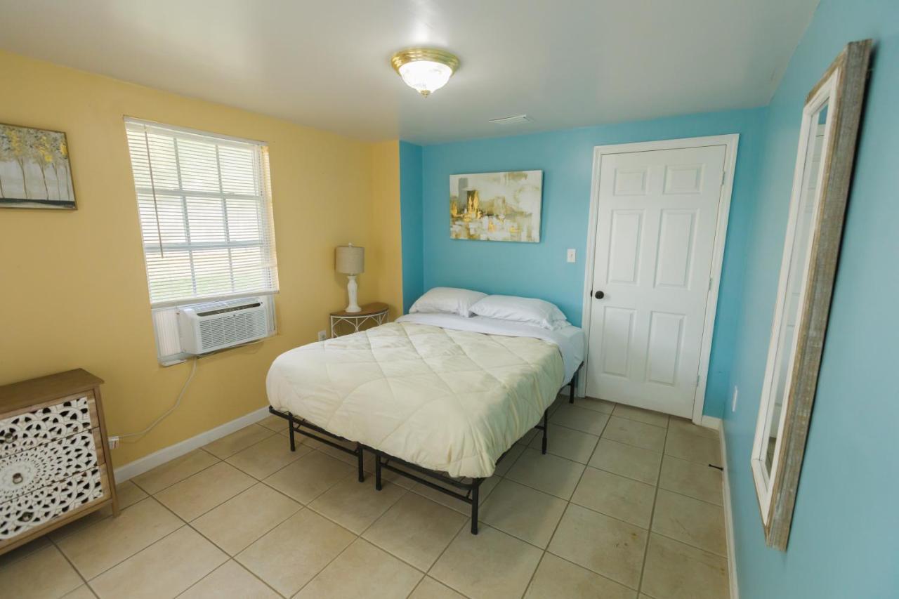 Five Bedroom Home In The Heart Of St Aug Beach Saint Augustine Eksteriør billede